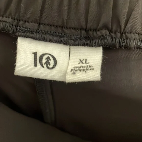 Tentree Hiking Pants. Black size XL. - Picture 4 of 5